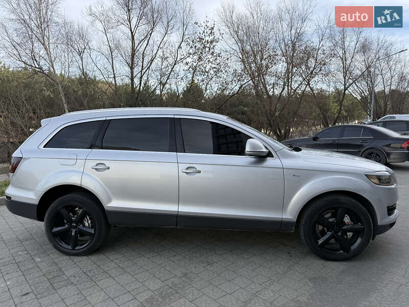 Внедорожник / Кроссовер Audi Q7 2006 в Новояворовске
