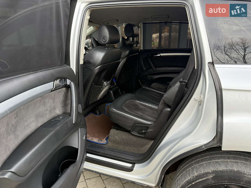 Внедорожник / Кроссовер Audi Q7 2006 в Новояворовске