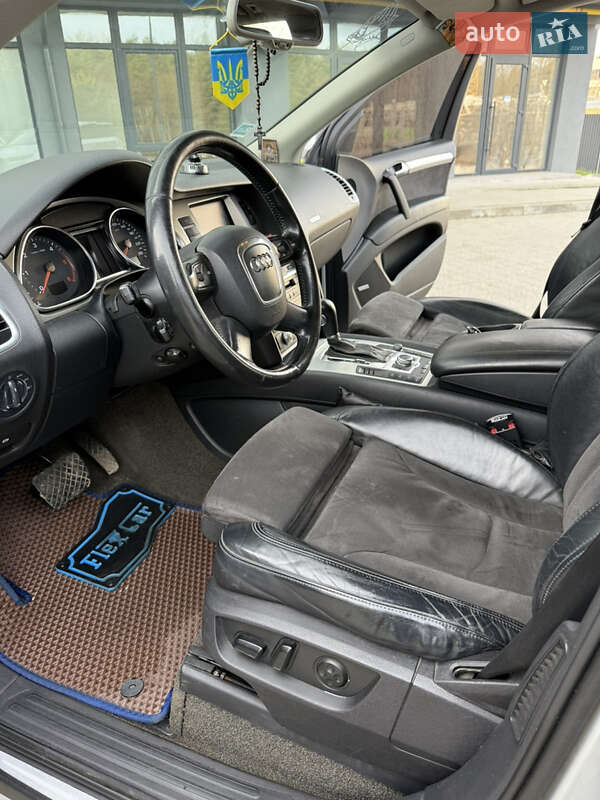 Внедорожник / Кроссовер Audi Q7 2006 в Новояворовске
