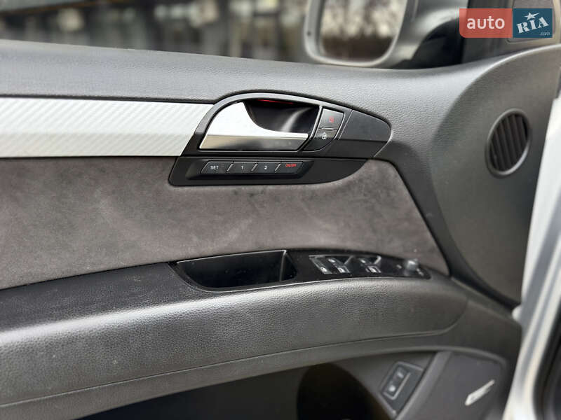 Внедорожник / Кроссовер Audi Q7 2006 в Новояворовске