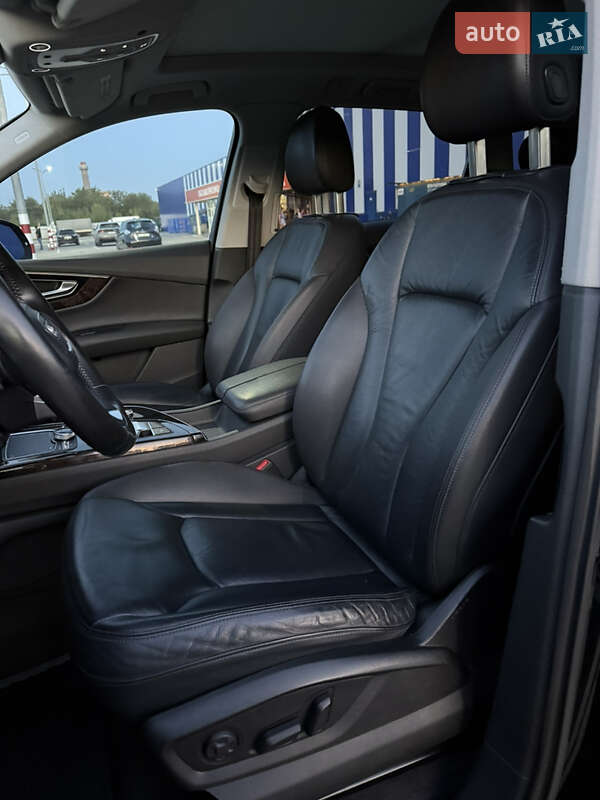 Внедорожник / Кроссовер Audi Q7 2016 в Дубно фото 13 Внедорожник / Кроссовер Audi Q7 2016 в Дубно