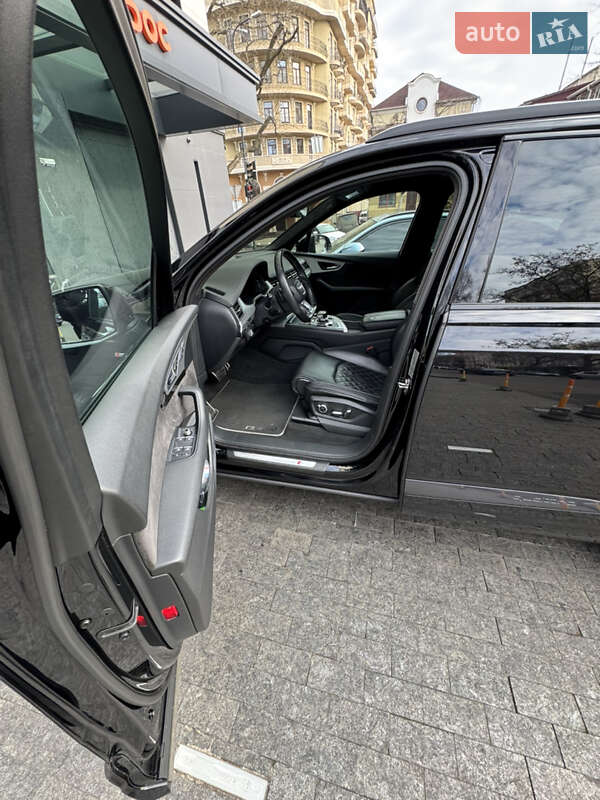 Внедорожник / Кроссовер Audi Q7 2017 в Одессе