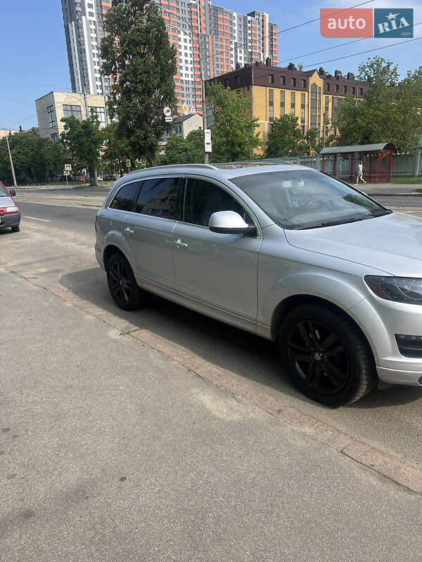 Внедорожник / Кроссовер Audi Q7 2014 в Киеве