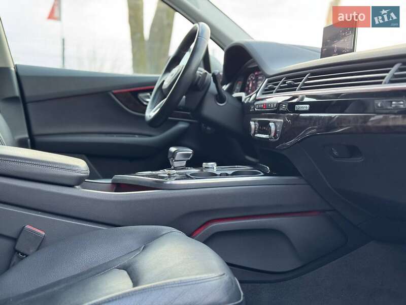 Внедорожник / Кроссовер Audi Q7 2017 в Львове