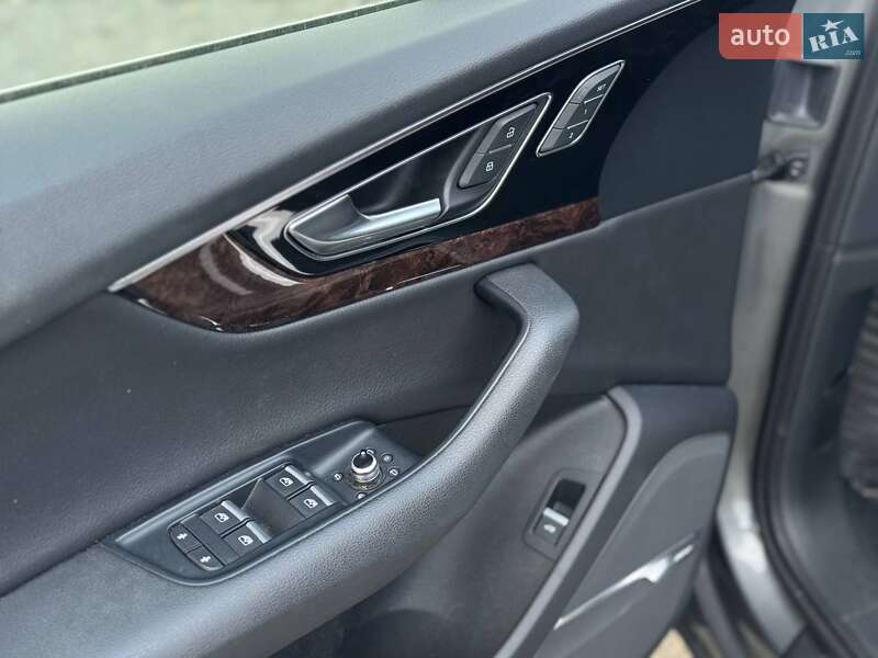 Внедорожник / Кроссовер Audi Q7 2017 в Львове