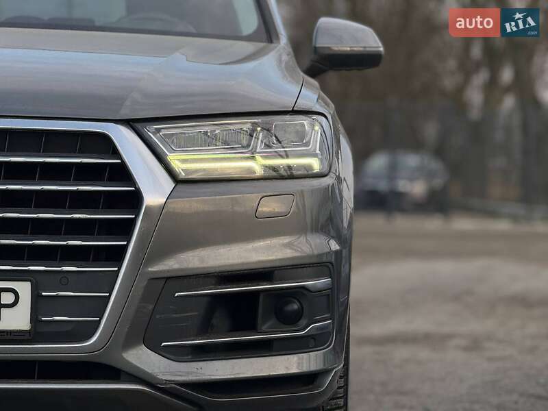 Внедорожник / Кроссовер Audi Q7 2017 в Львове