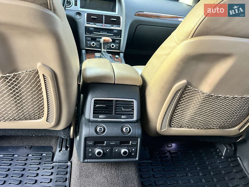 Внедорожник / Кроссовер Audi Q7 2011 в Киеве