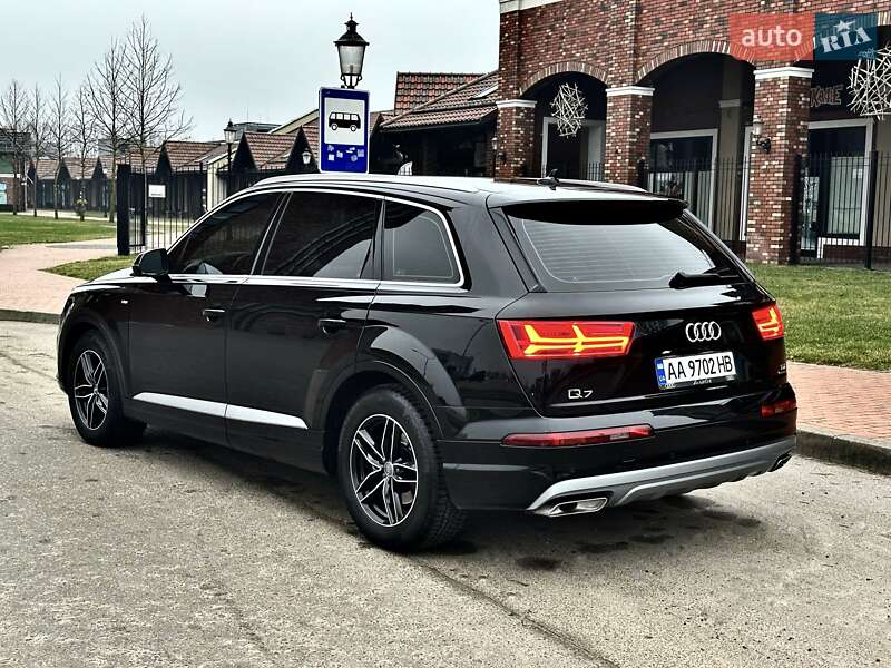 Внедорожник / Кроссовер Audi Q7 2016 в Киеве