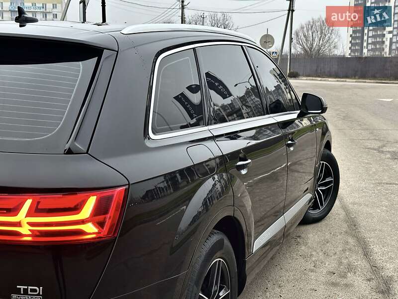 Внедорожник / Кроссовер Audi Q7 2016 в Киеве