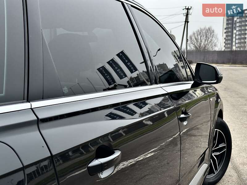 Внедорожник / Кроссовер Audi Q7 2016 в Киеве