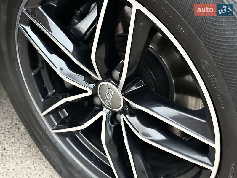 Внедорожник / Кроссовер Audi Q7 2016 в Киеве