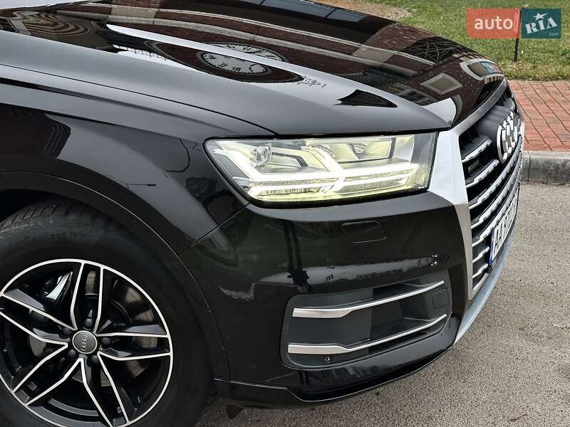 Внедорожник / Кроссовер Audi Q7 2016 в Киеве