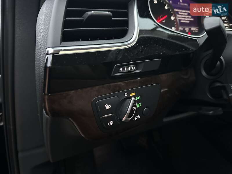 Внедорожник / Кроссовер Audi Q7 2016 в Киеве