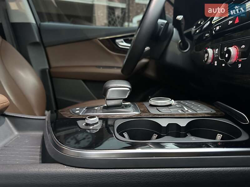 Внедорожник / Кроссовер Audi Q7 2016 в Киеве