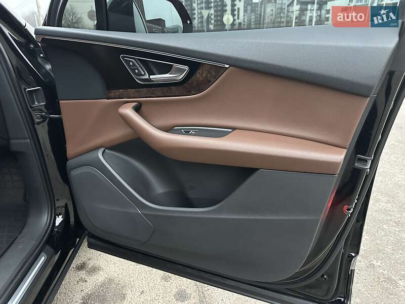 Внедорожник / Кроссовер Audi Q7 2016 в Киеве