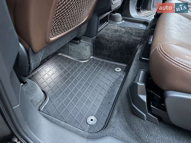 Внедорожник / Кроссовер Audi Q7 2016 в Киеве