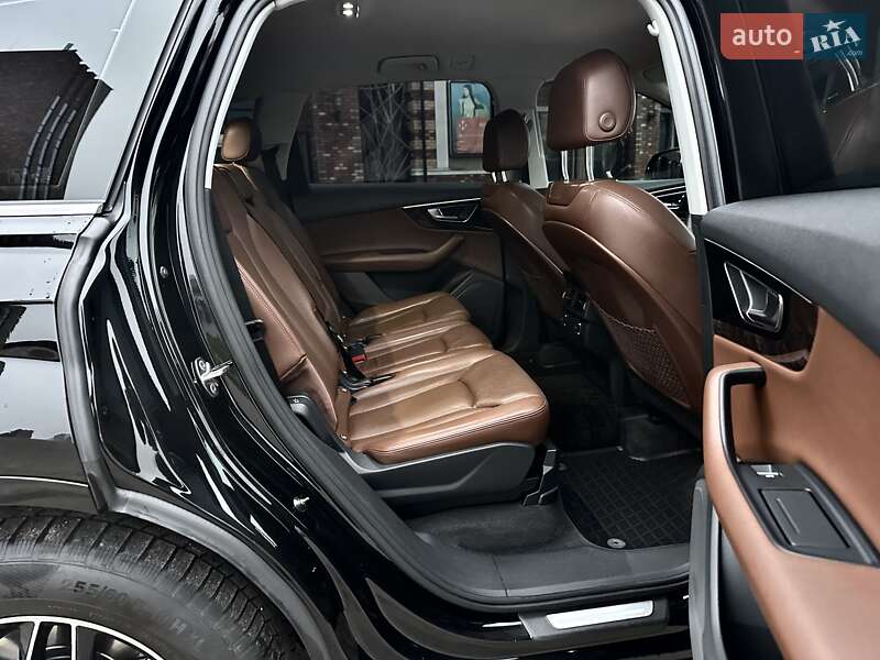 Внедорожник / Кроссовер Audi Q7 2016 в Киеве