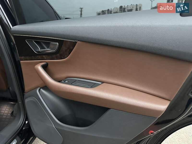 Внедорожник / Кроссовер Audi Q7 2016 в Киеве