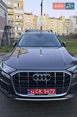 Внедорожник / Кроссовер Audi Q7 2020 в Новояворовске