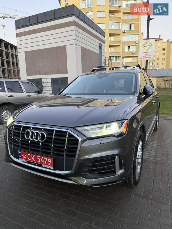Внедорожник / Кроссовер Audi Q7 2020 в Новояворовске