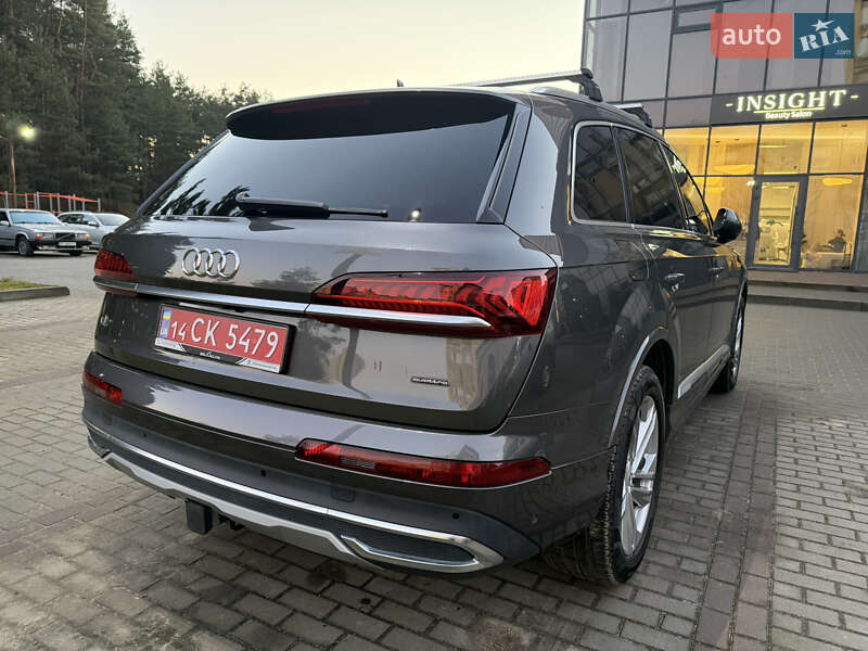 Внедорожник / Кроссовер Audi Q7 2020 в Новояворовске