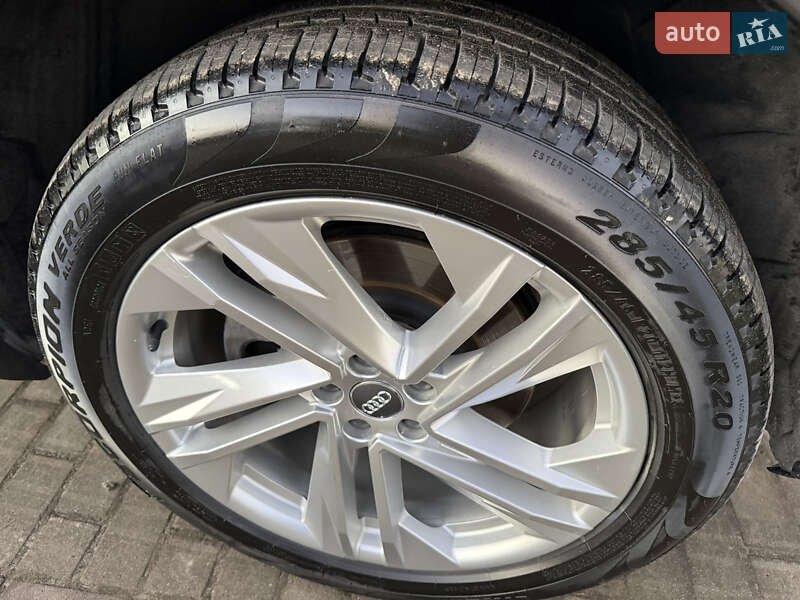 Внедорожник / Кроссовер Audi Q7 2020 в Новояворовске