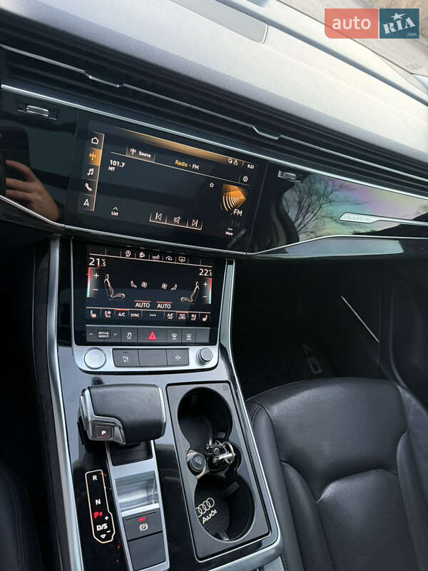 Внедорожник / Кроссовер Audi Q7 2020 в Новояворовске