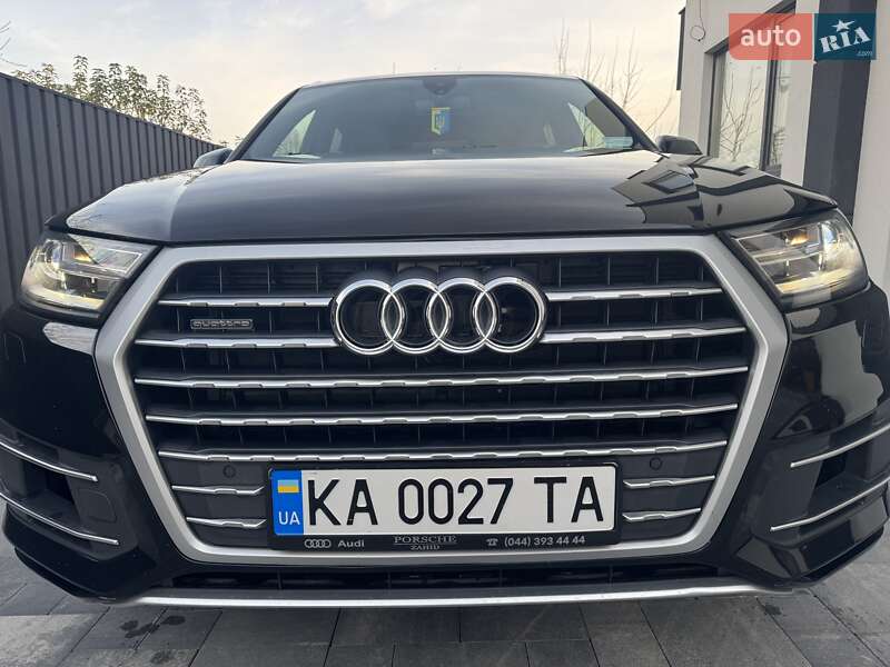 Внедорожник / Кроссовер Audi Q7 2018 в Киеве