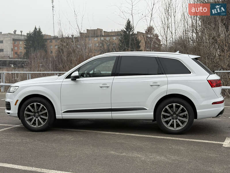 Внедорожник / Кроссовер Audi Q7 2016 в Киеве