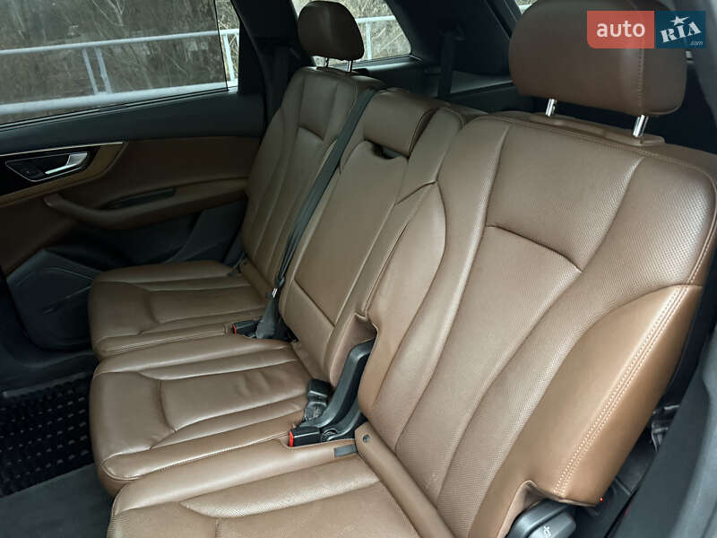 Внедорожник / Кроссовер Audi Q7 2016 в Киеве