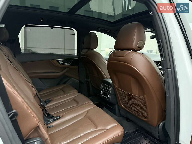 Внедорожник / Кроссовер Audi Q7 2016 в Киеве