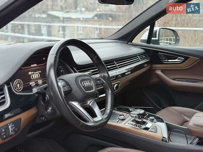Внедорожник / Кроссовер Audi Q7 2016 в Киеве