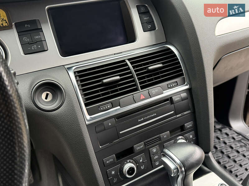 Внедорожник / Кроссовер Audi Q7 2010 в Ровно