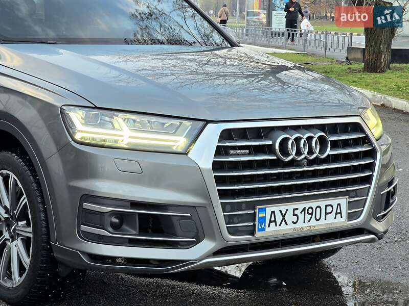 Внедорожник / Кроссовер Audi Q7 2016 в Харькове