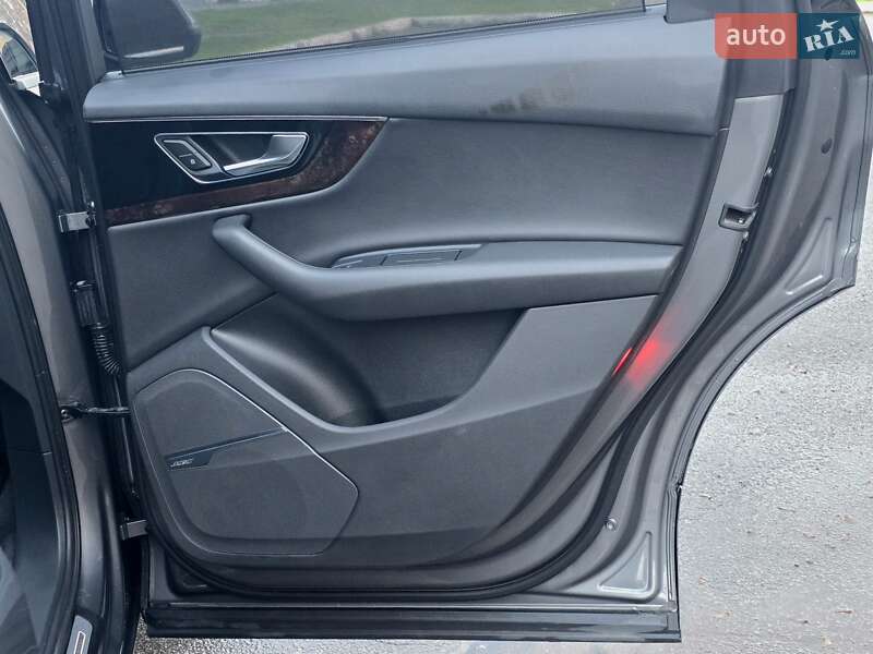 Внедорожник / Кроссовер Audi Q7 2016 в Харькове