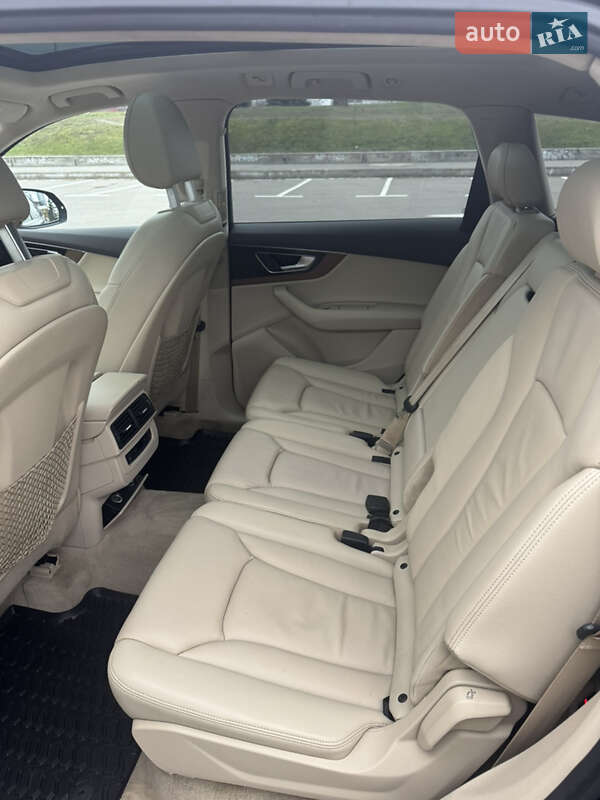 Внедорожник / Кроссовер Audi Q7 2017 в Киеве