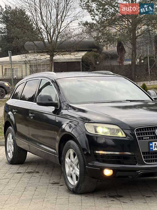 Внедорожник / Кроссовер Audi Q7 2006 в Новояворовске