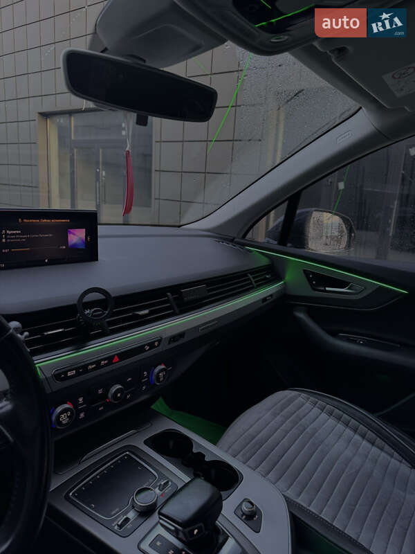 Внедорожник / Кроссовер Audi Q7 2015 в Тячеве