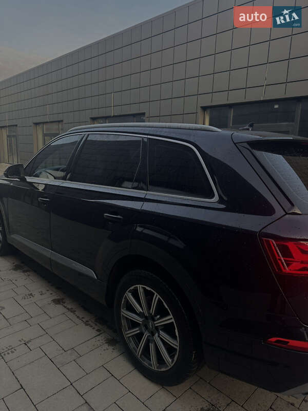 Внедорожник / Кроссовер Audi Q7 2015 в Тячеве