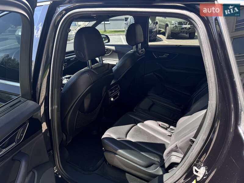 Внедорожник / Кроссовер Audi Q7 2016 в Львове