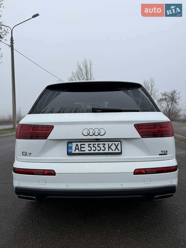 Внедорожник / Кроссовер Audi Q7 2016 в Кривом Роге