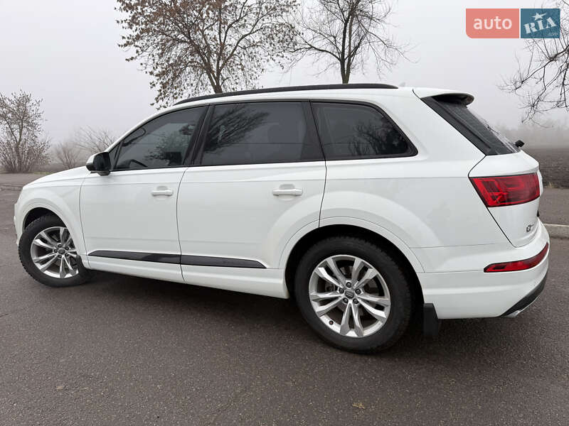 Внедорожник / Кроссовер Audi Q7 2016 в Кривом Роге