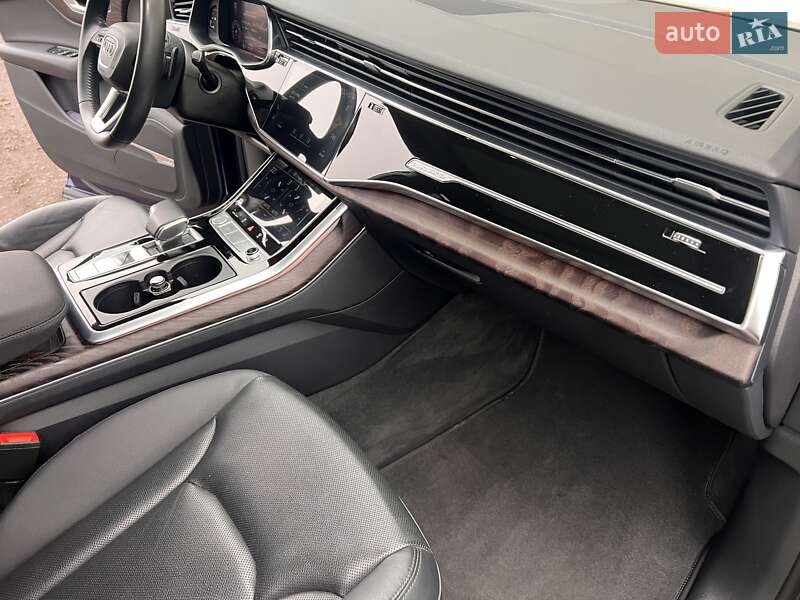 Внедорожник / Кроссовер Audi Q7 2020 в Сумах