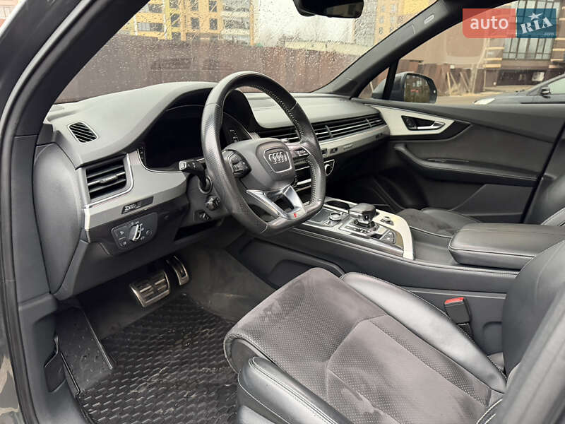 Внедорожник / Кроссовер Audi Q7 2015 в Чернигове