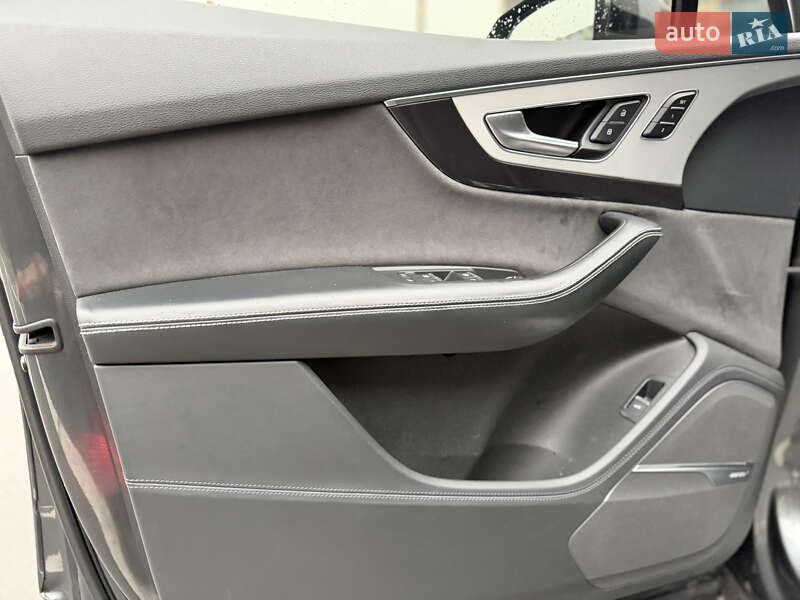 Внедорожник / Кроссовер Audi Q7 2015 в Чернигове