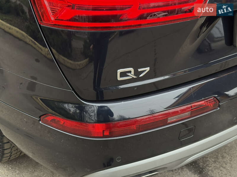 Внедорожник / Кроссовер Audi Q7 2017 в Днепре