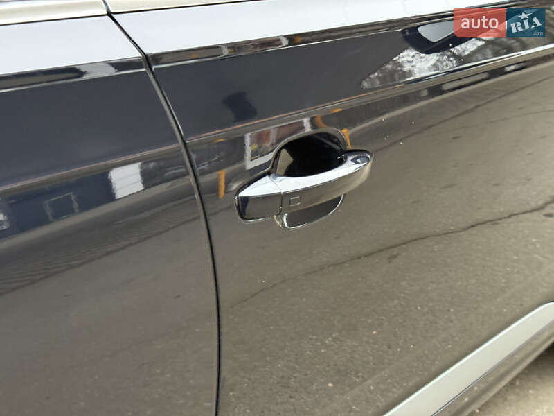 Внедорожник / Кроссовер Audi Q7 2017 в Днепре