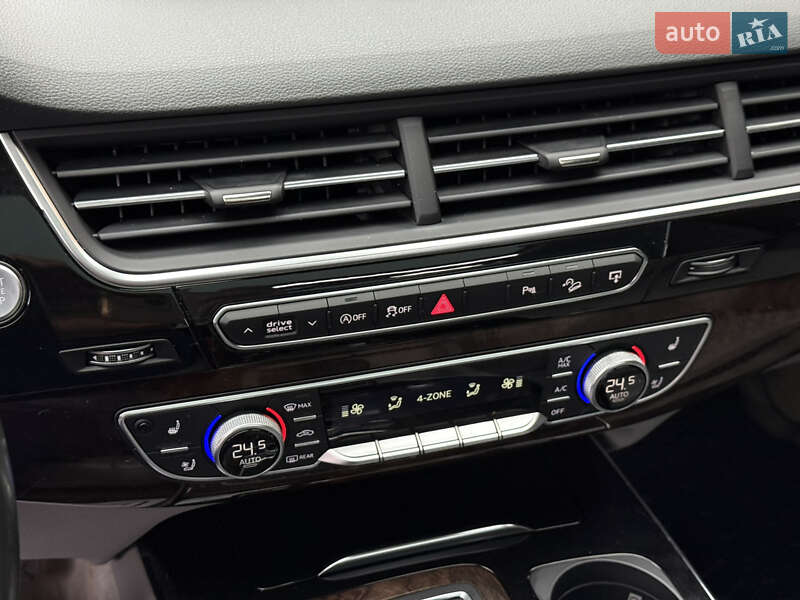 Внедорожник / Кроссовер Audi Q7 2017 в Днепре