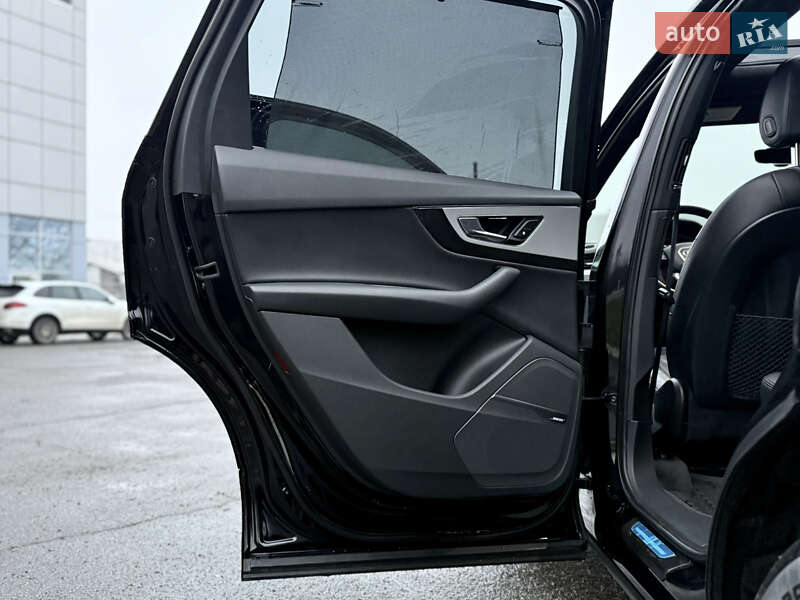 Внедорожник / Кроссовер Audi Q7 2019 в Днепре