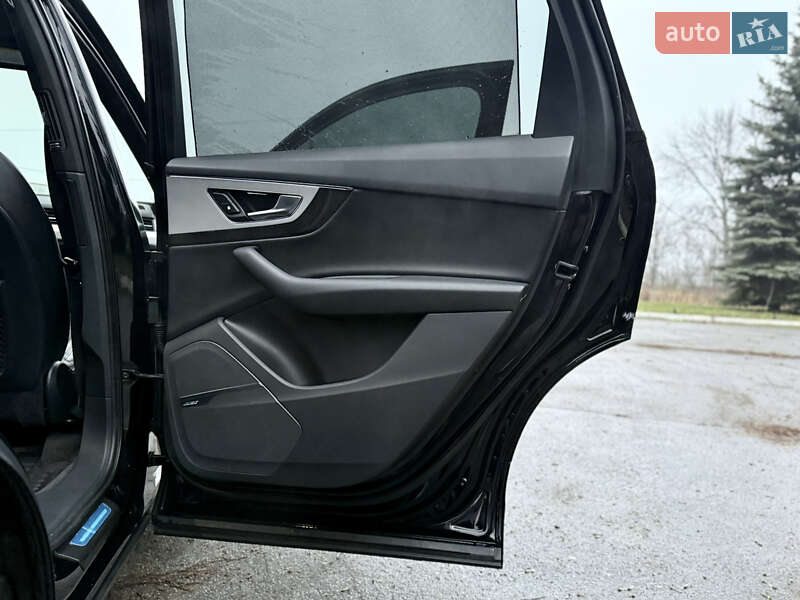 Внедорожник / Кроссовер Audi Q7 2019 в Днепре